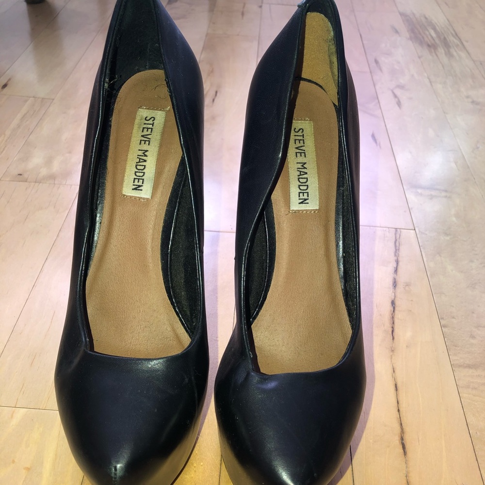 STEVE MADDEN BLACK LEATHER LAWSONN PLATFORM PUMP